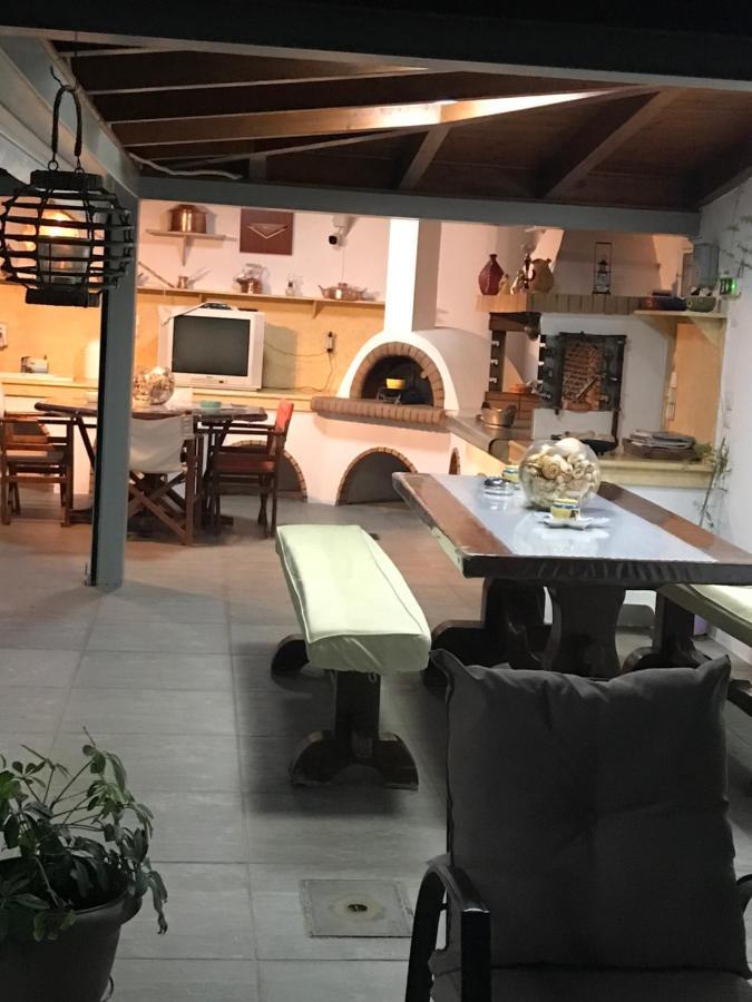 ليفكاندي شالكيداس Chaliotis Apartments المظهر الخارجي الصورة