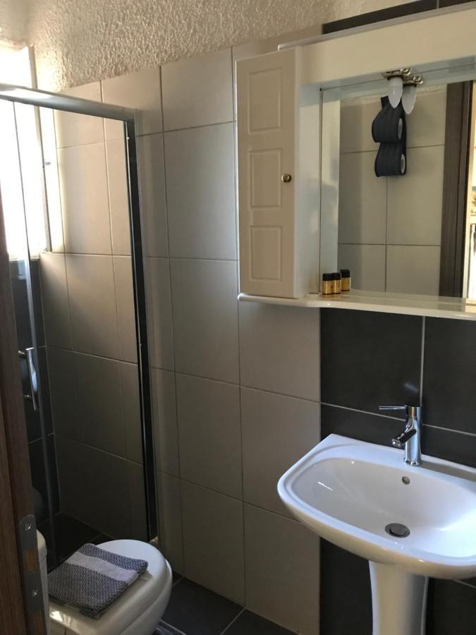 ليفكاندي شالكيداس Chaliotis Apartments المظهر الخارجي الصورة